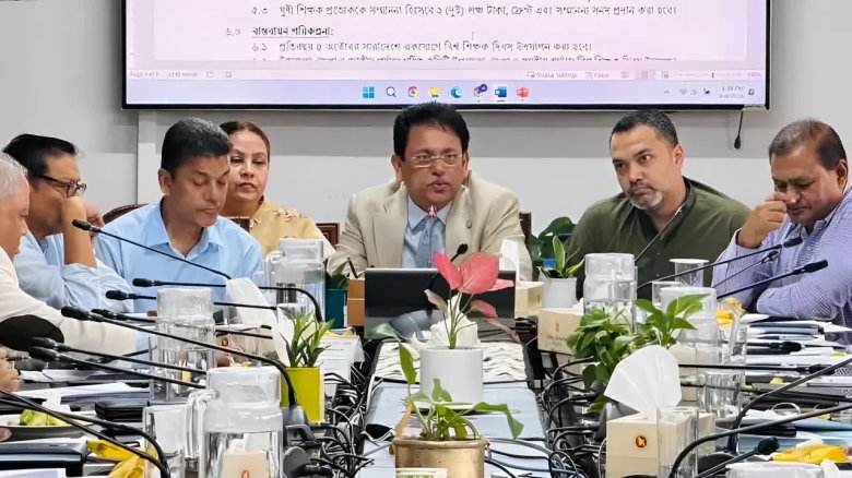 ১০০ গুণী শিক্ষককে এক লাখ করে টাকা দেবে সরকার