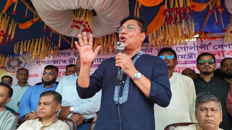 হাসিনা কালকেই আসুক, হাতকড়া দিয়ে রিসিভ করব: বিমানমন্ত্রী
